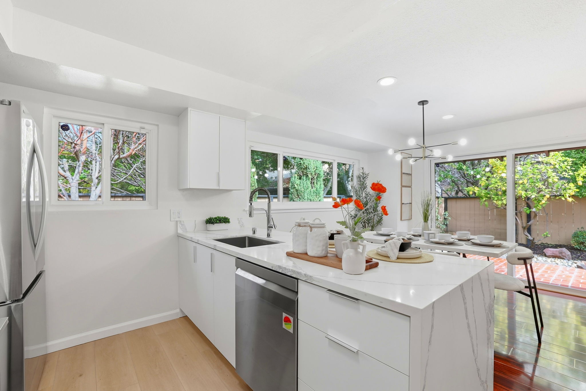 012_F8_1204 Blackberry Terrace