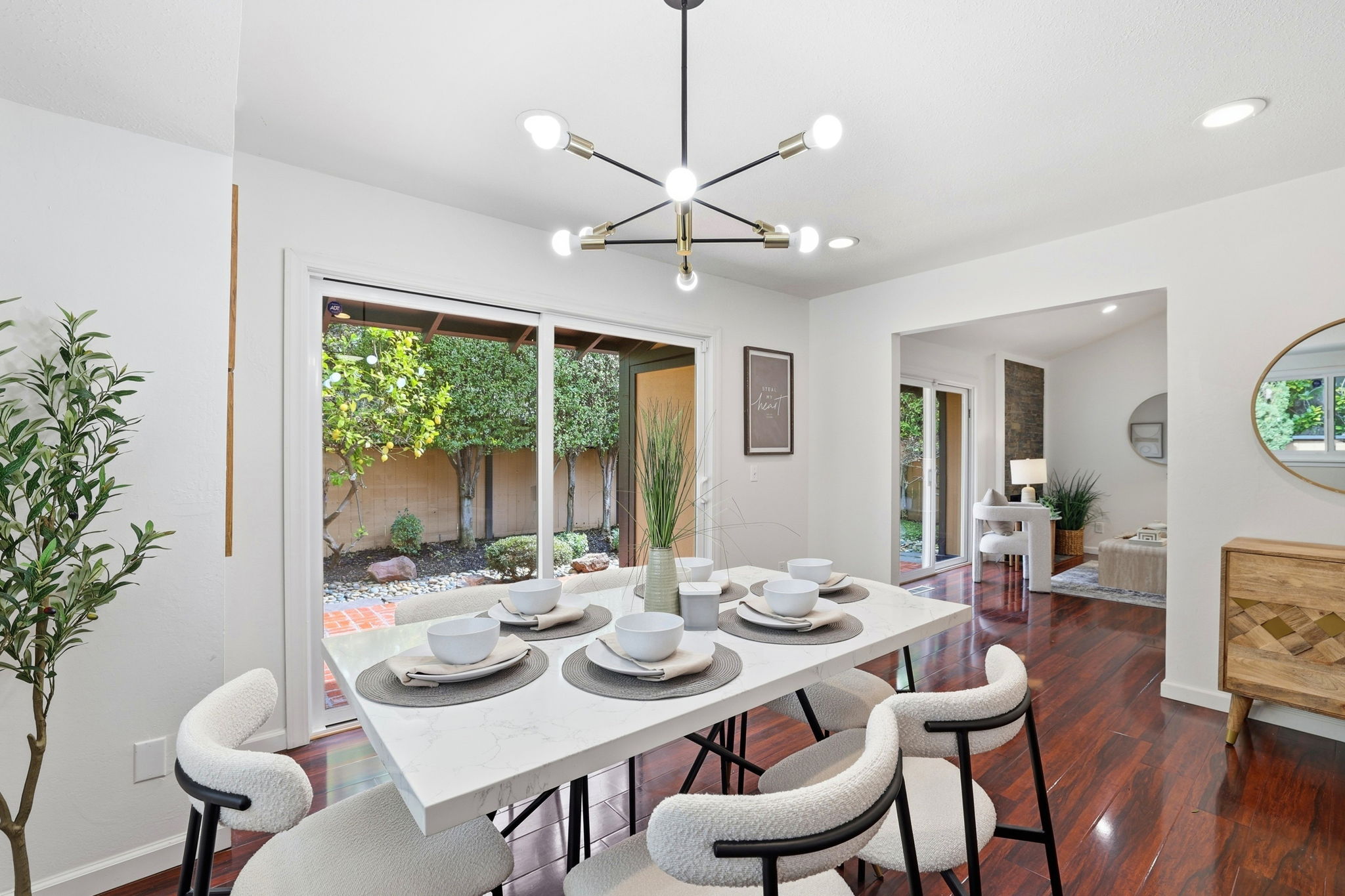 017_F8_1204 Blackberry Terrace