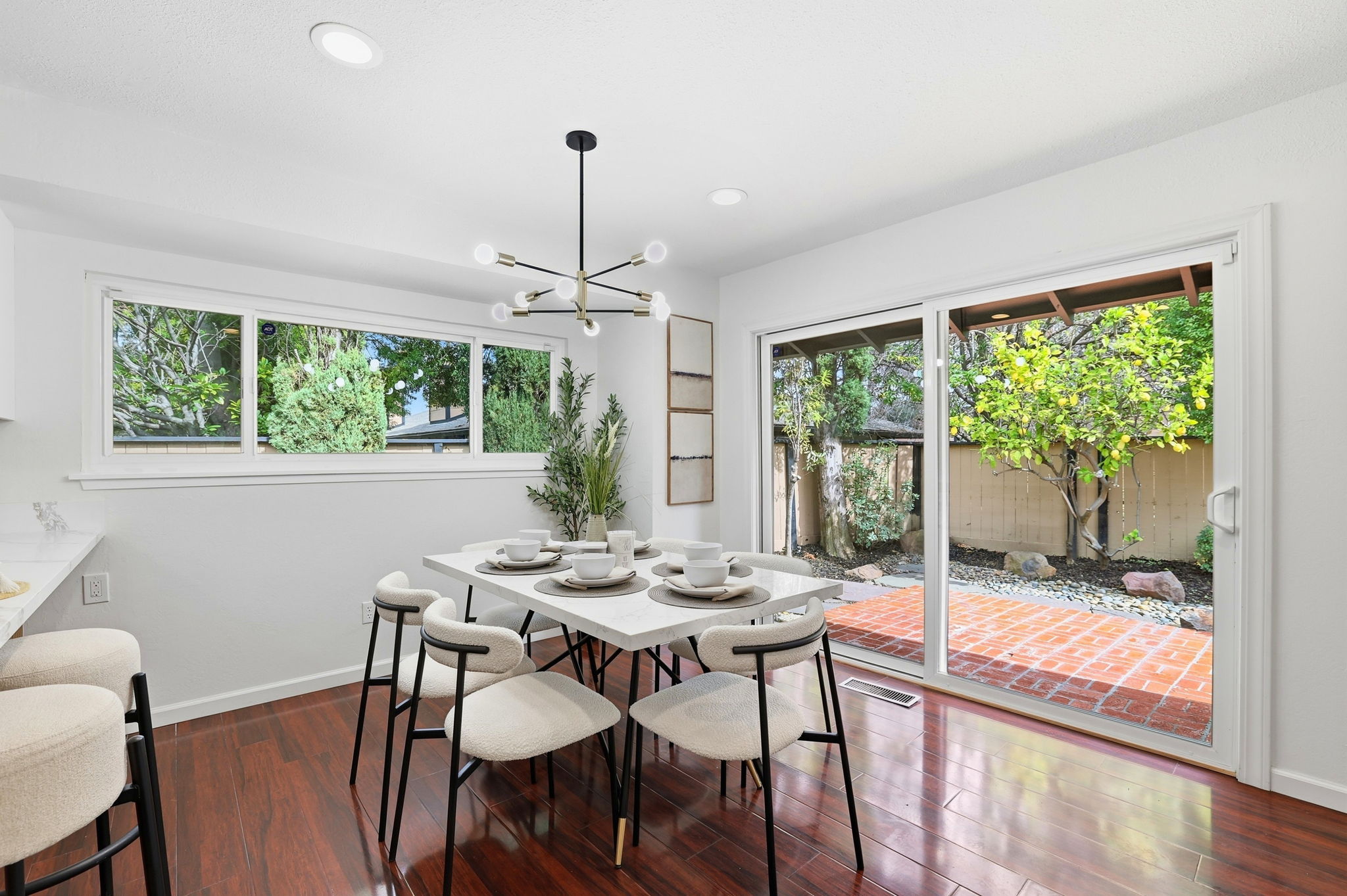 018_F8_1204 Blackberry Terrace