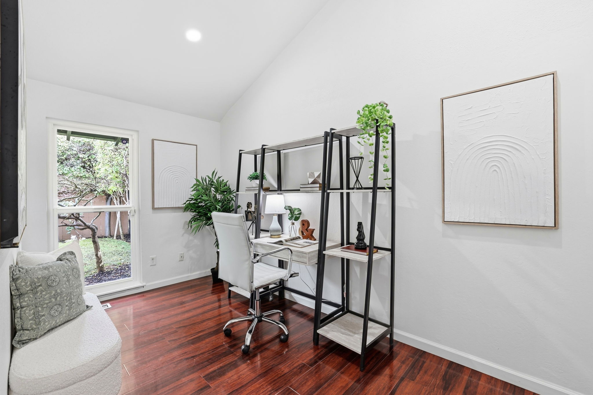 019_F8_1204 Blackberry Terrace