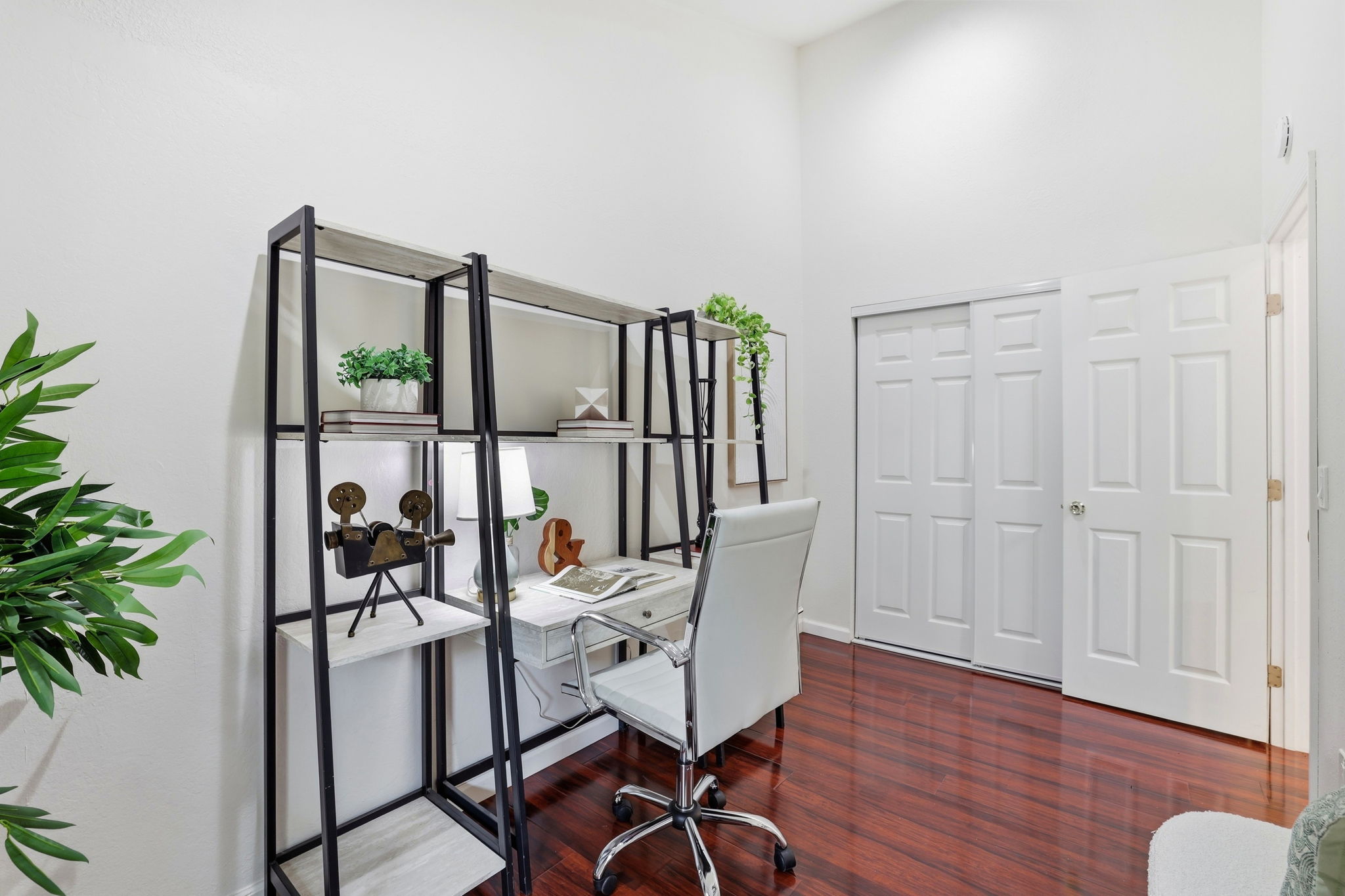 020_F8_1204 Blackberry Terrace