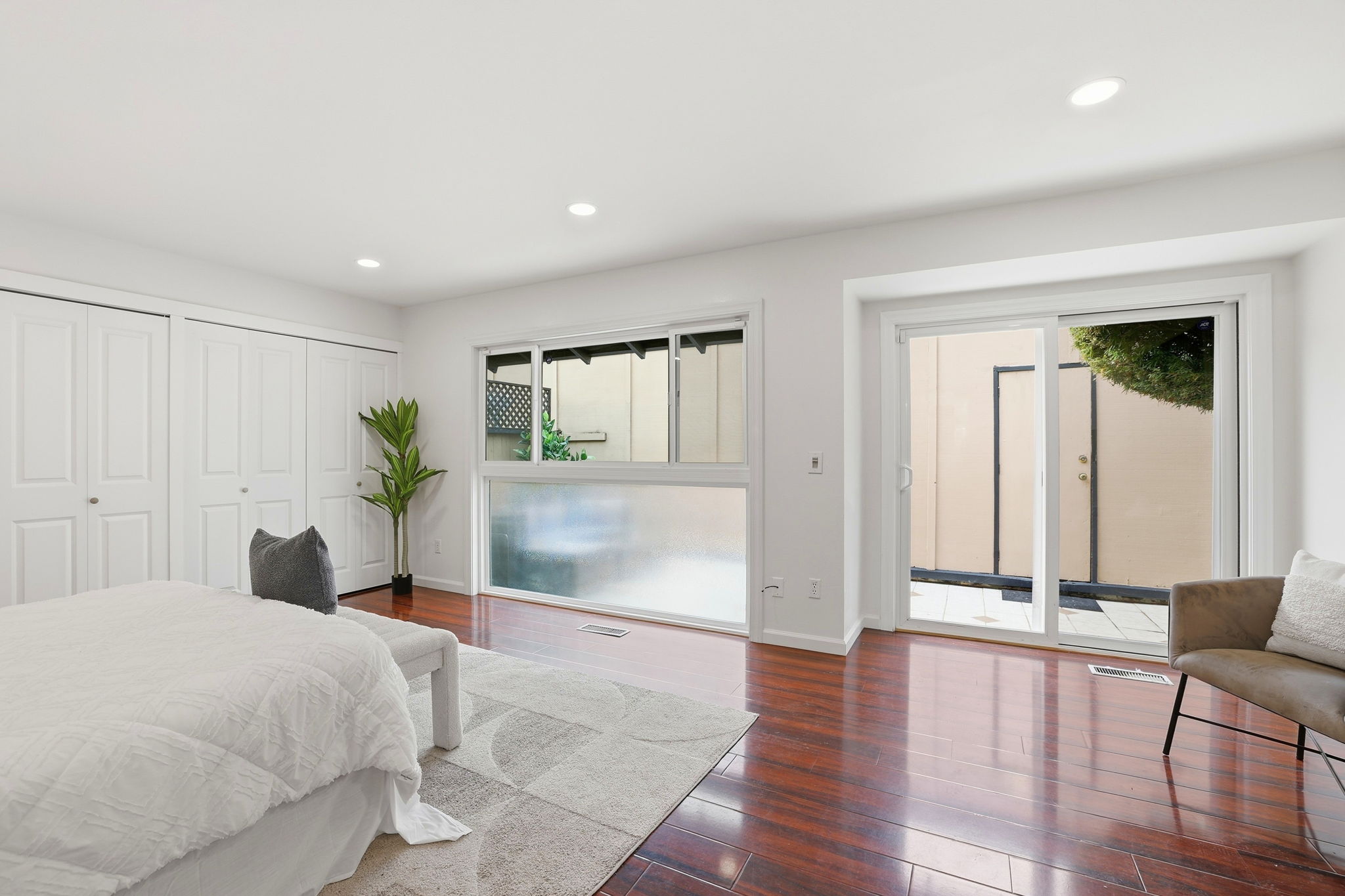 023_F8_1204 Blackberry Terrace