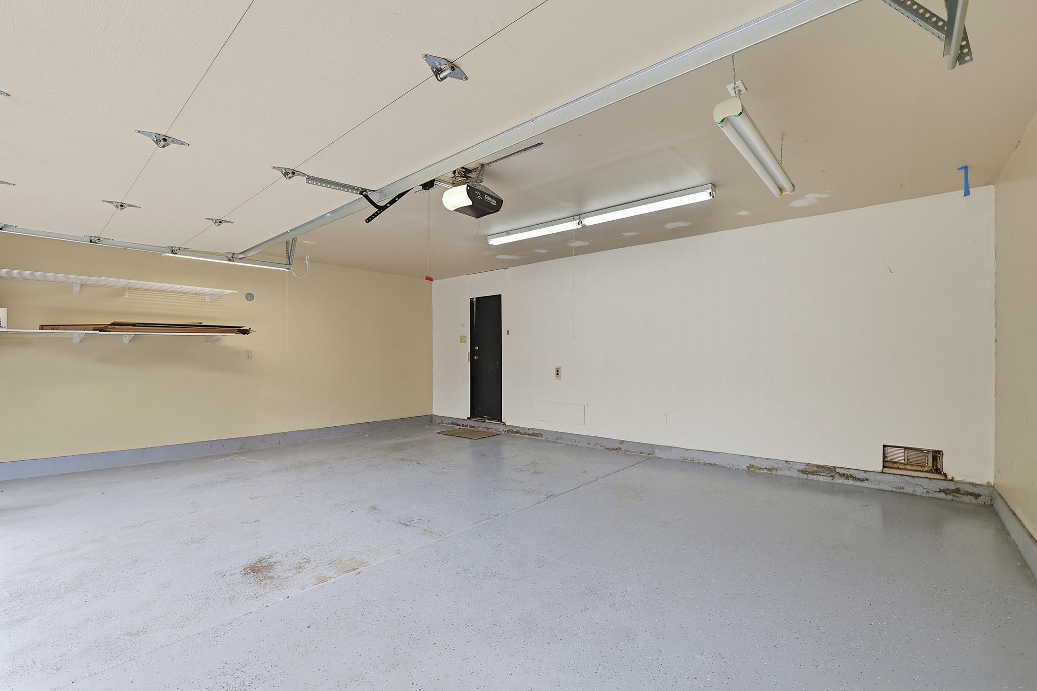 031_F8_1204 Blackberry Terrace