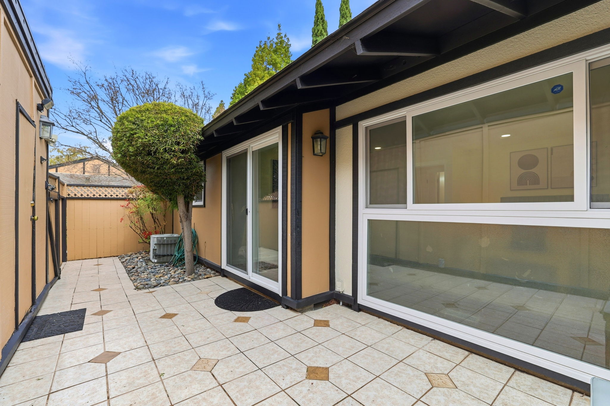 033_F8_1204 Blackberry Terrace