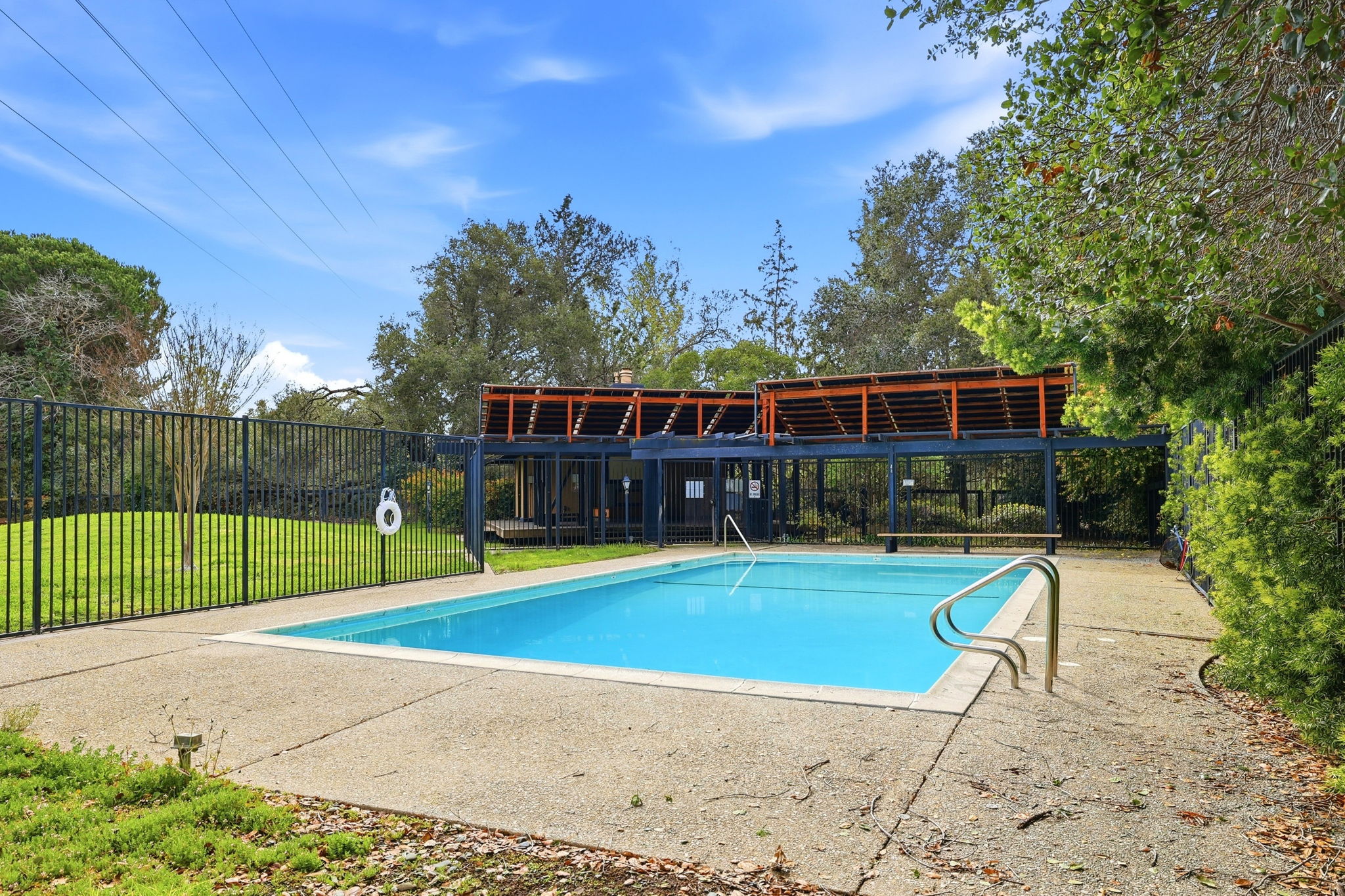 043_F8_1204 Blackberry Terrace