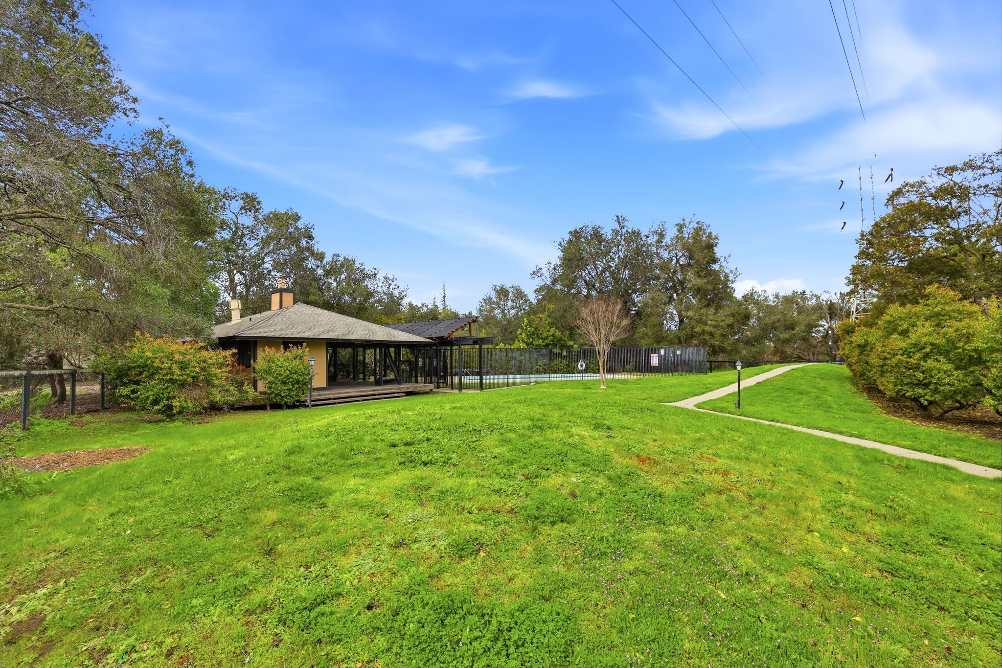 044_F8_1204 Blackberry Terrace