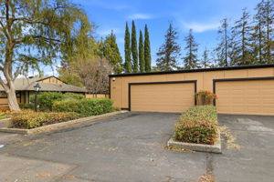 002_F8_1204 Blackberry Terrace