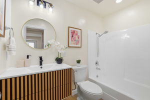 027_F8_1204 Blackberry Terrace