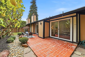 040_F8_1204 Blackberry Terrace