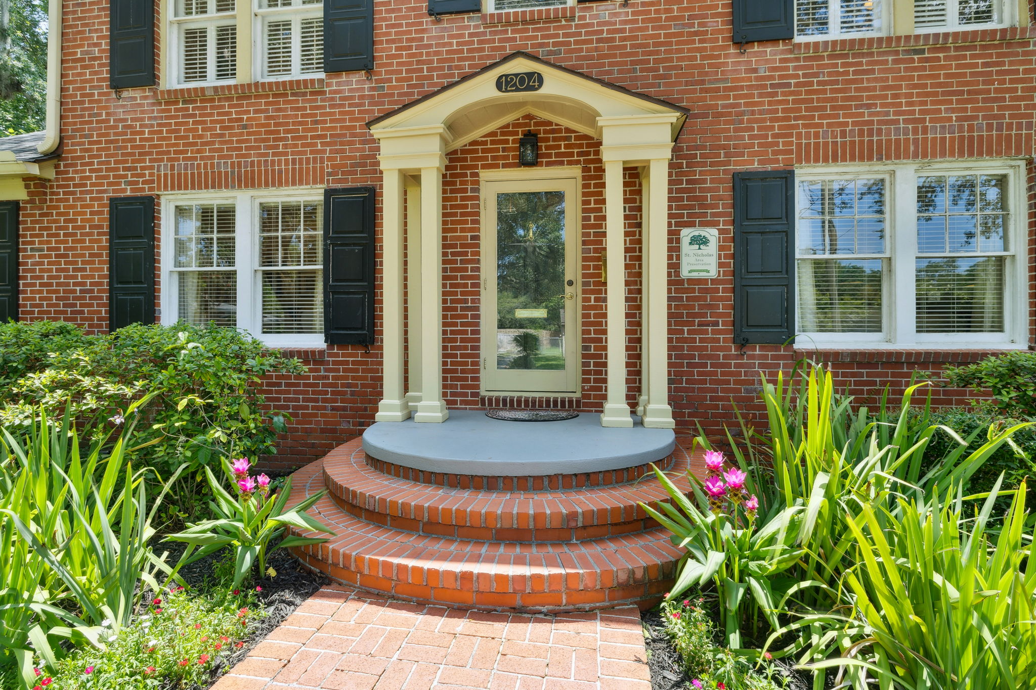 Front Entry Detail