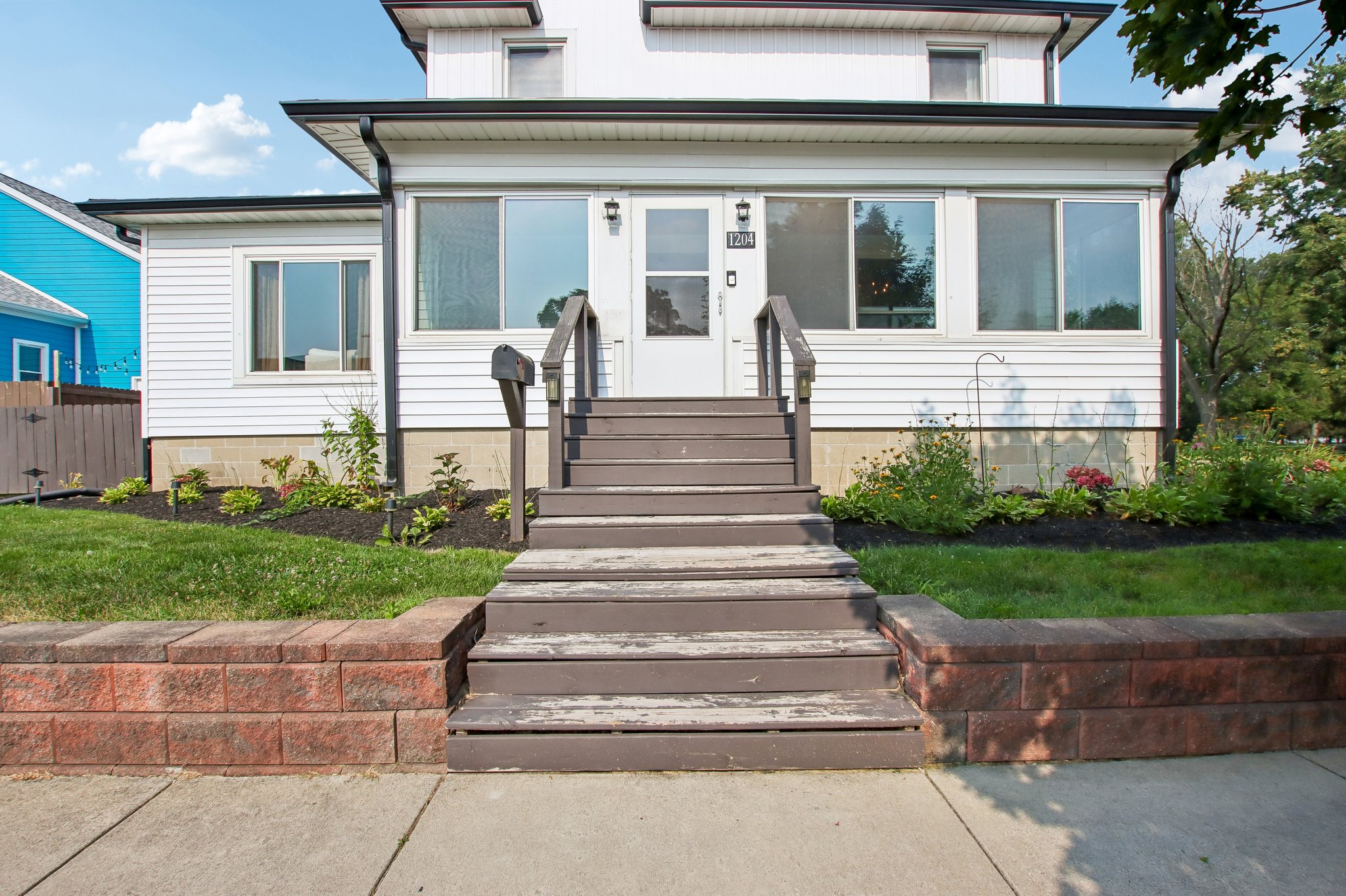 N Meridian St-S2807-004.jpg