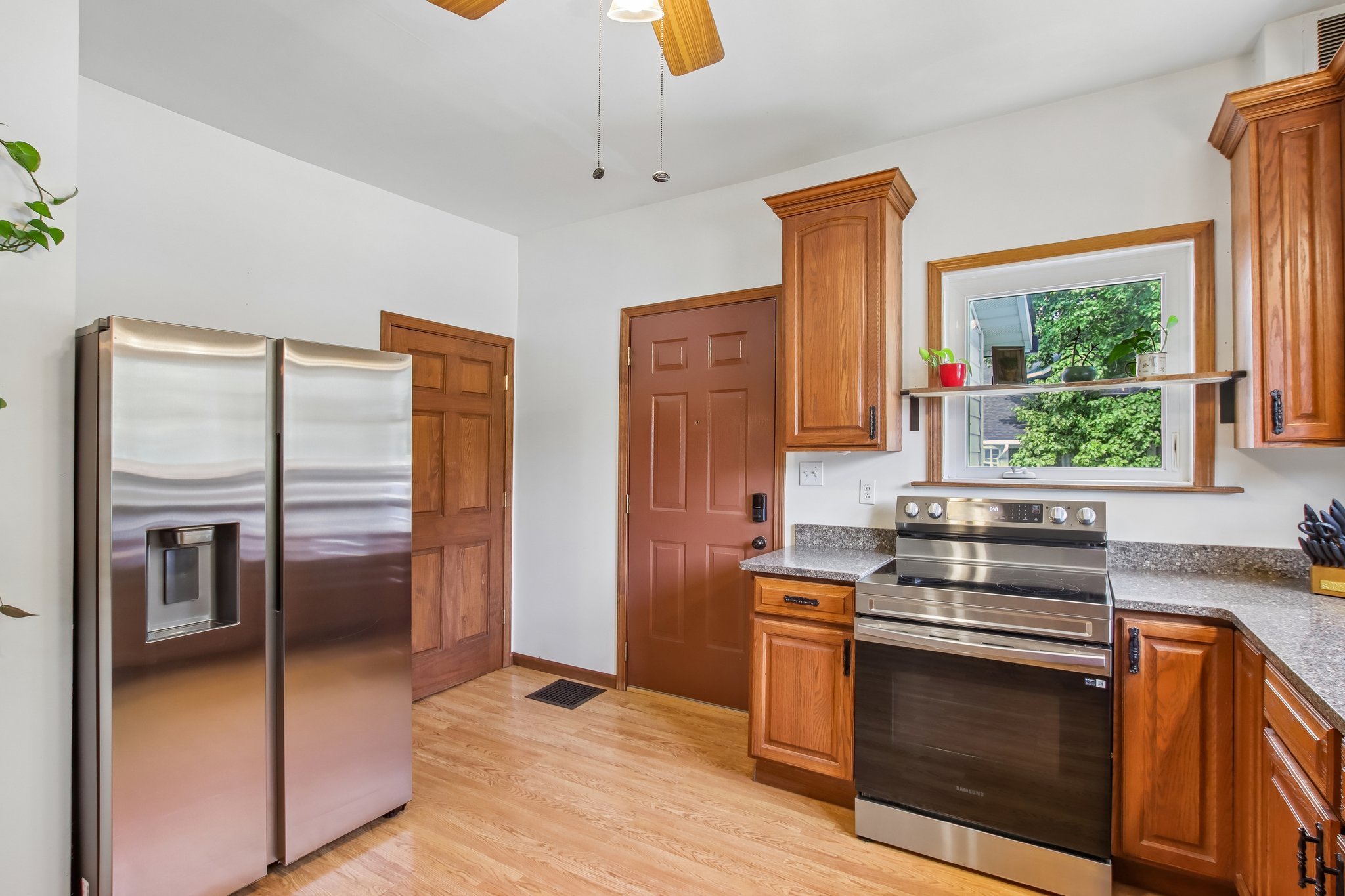 N Meridian St-S2807-019.jpg