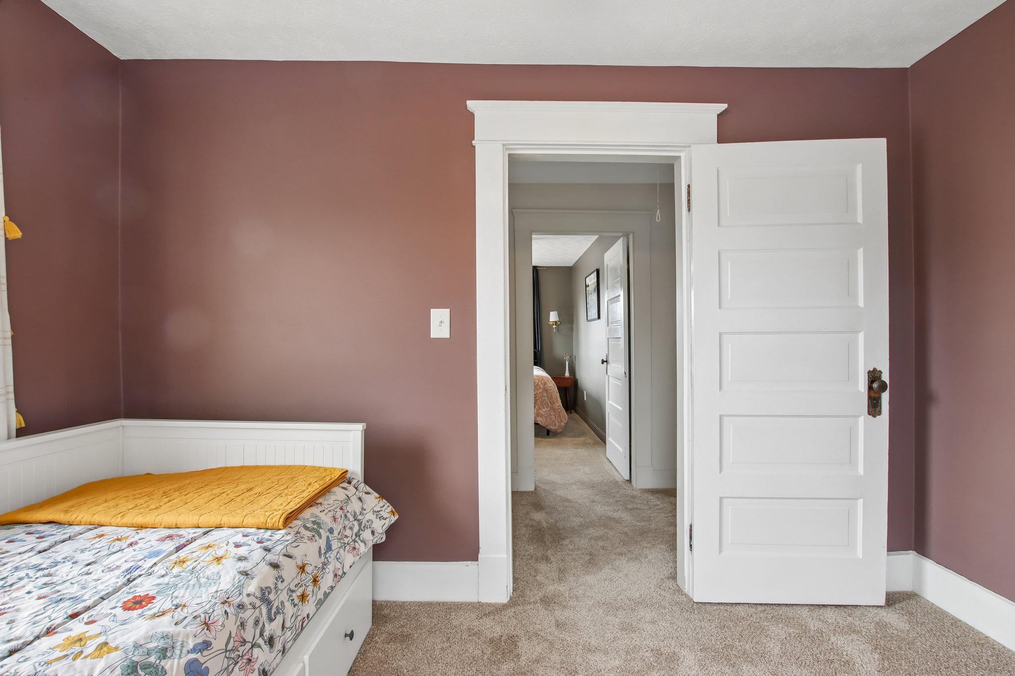 N Meridian St-S2807-028.jpg