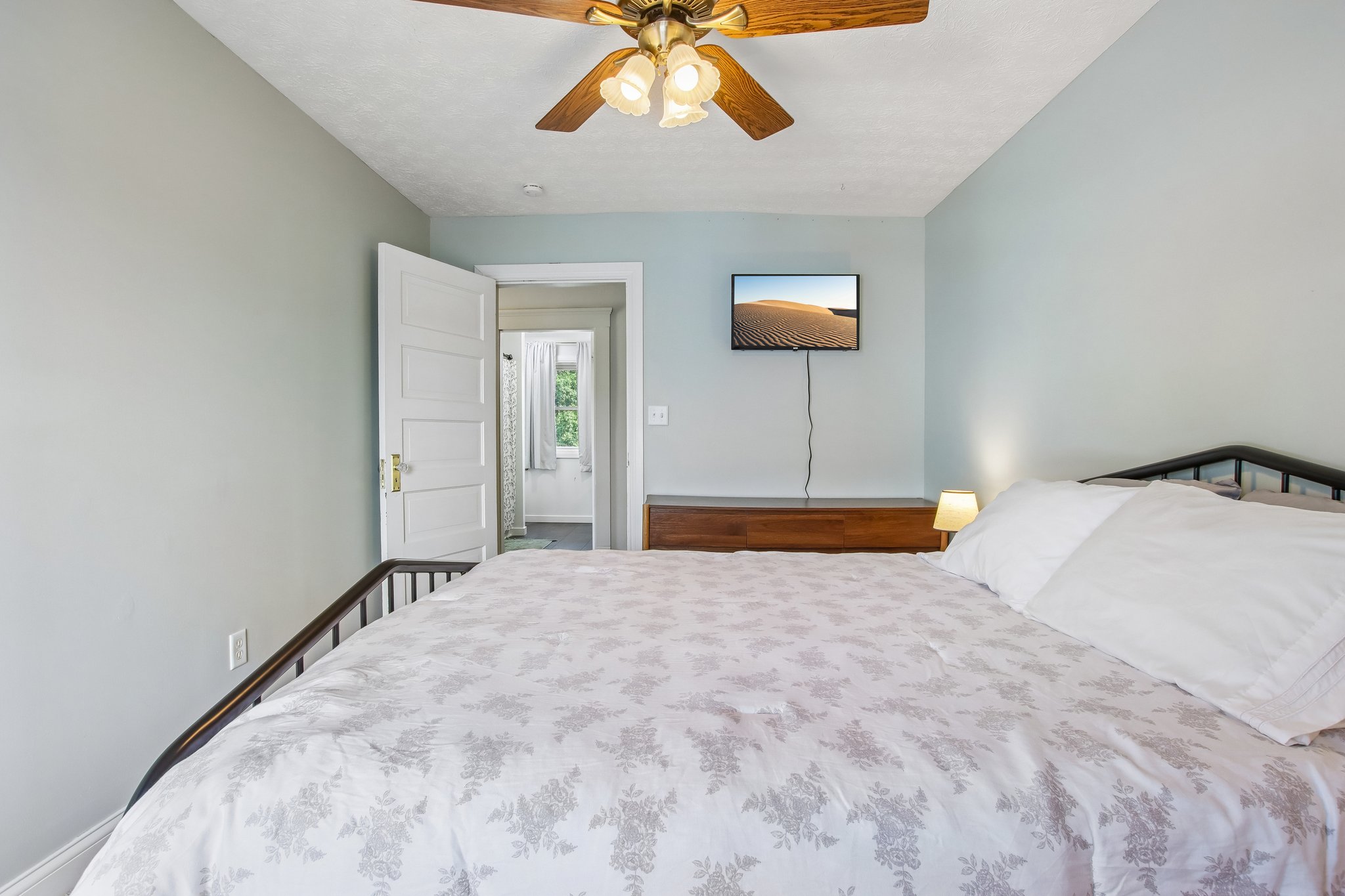 N Meridian St-S2807-034.jpg
