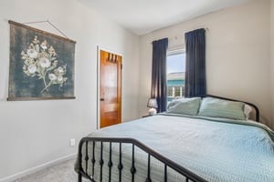 N Meridian St-S2807-024.jpg