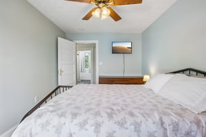N Meridian St-S2807-034.jpg