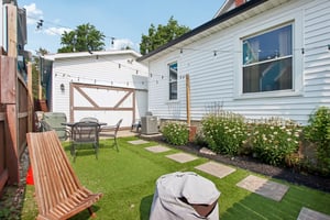 N Meridian St-S2807-047.jpg