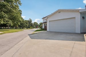 N Meridian St-S2807-048.jpg