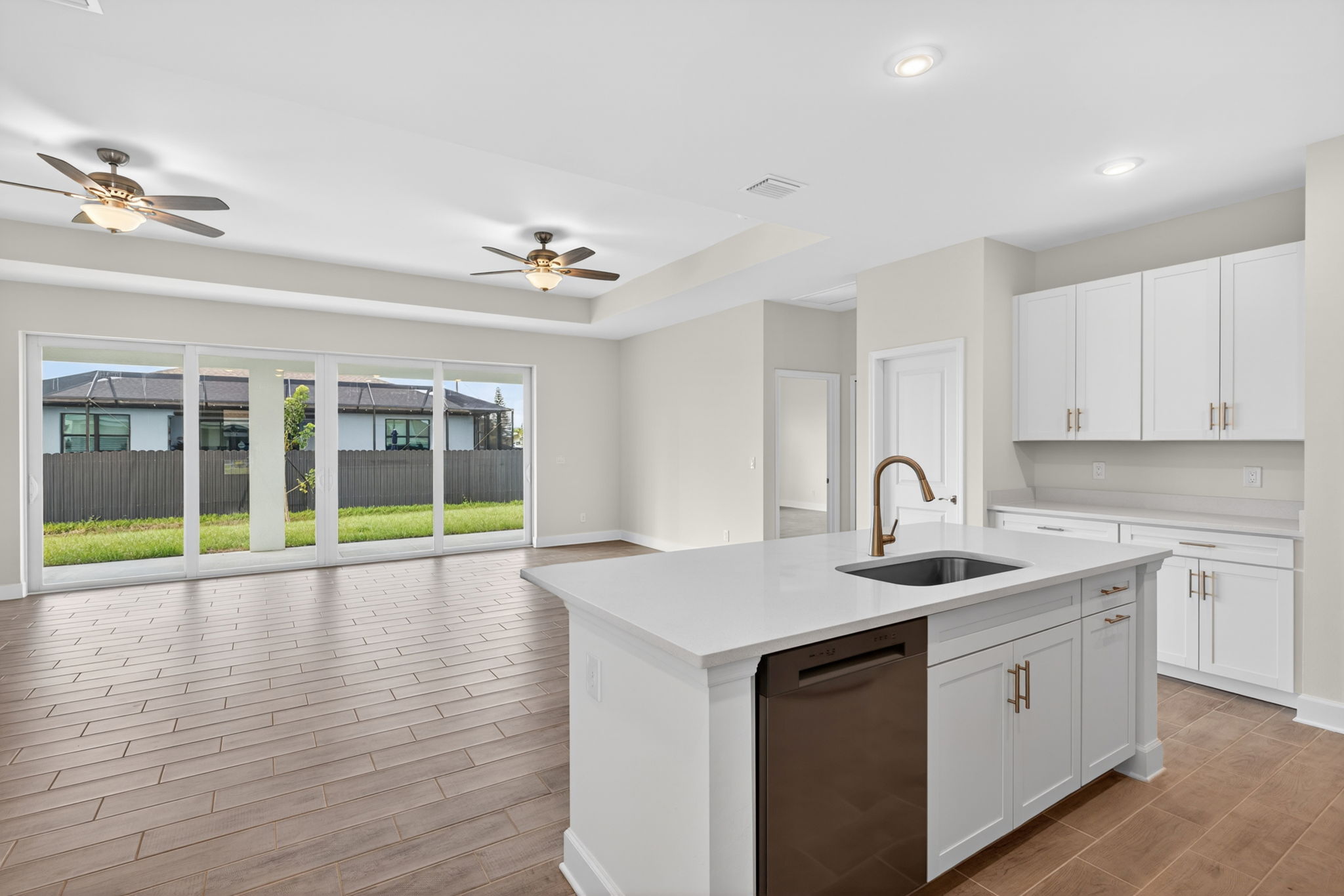 Kitchen Island2