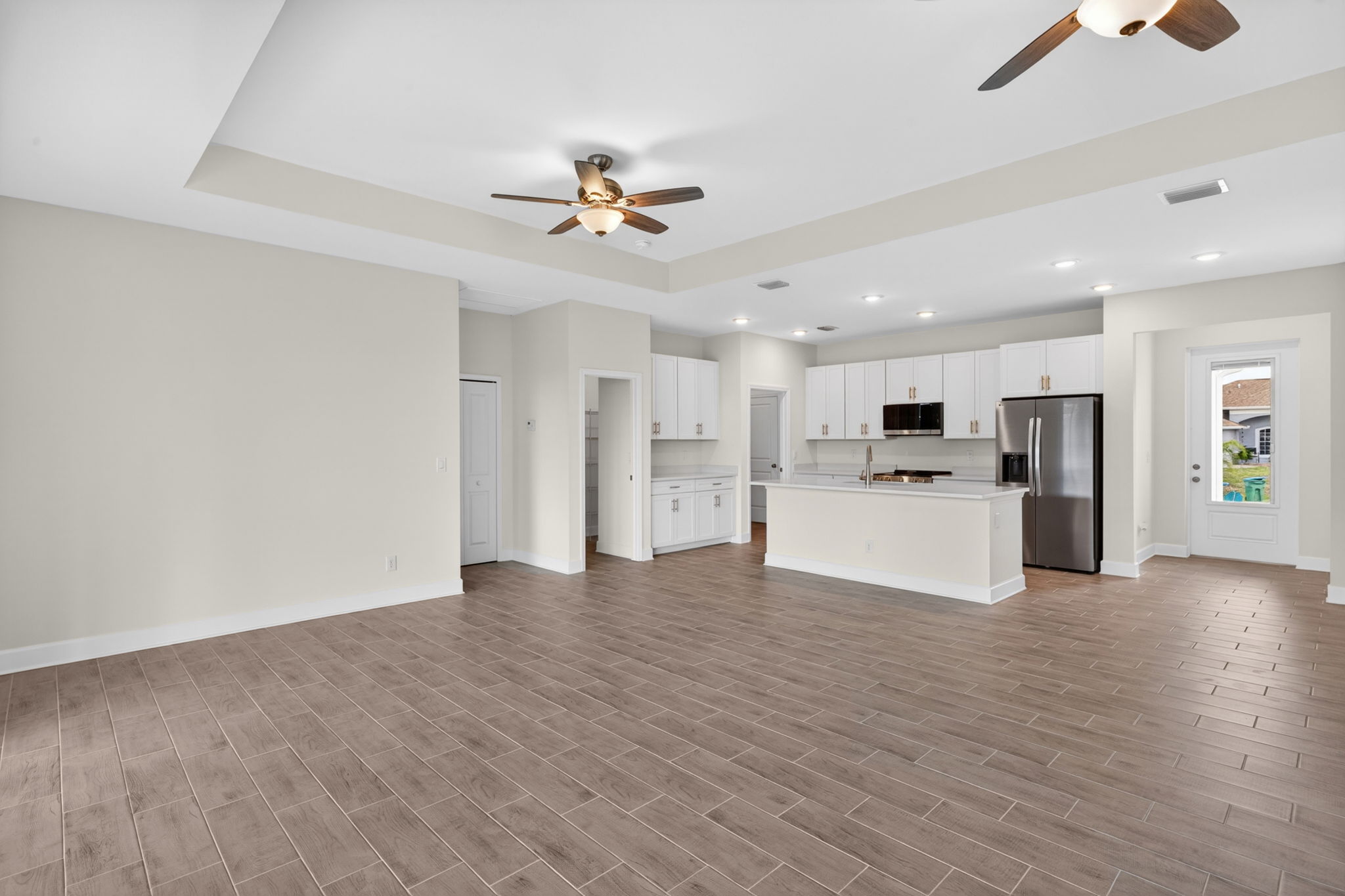 Living Room 2 of 4