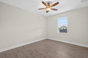 Guest Bedroom 5 of 6