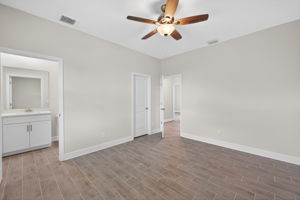Guest Bedroom 6 of 6