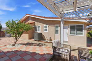 054_F8_1204 Vistagrand Dr