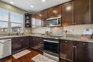Stanley Park Ct-S2104-017.jpg