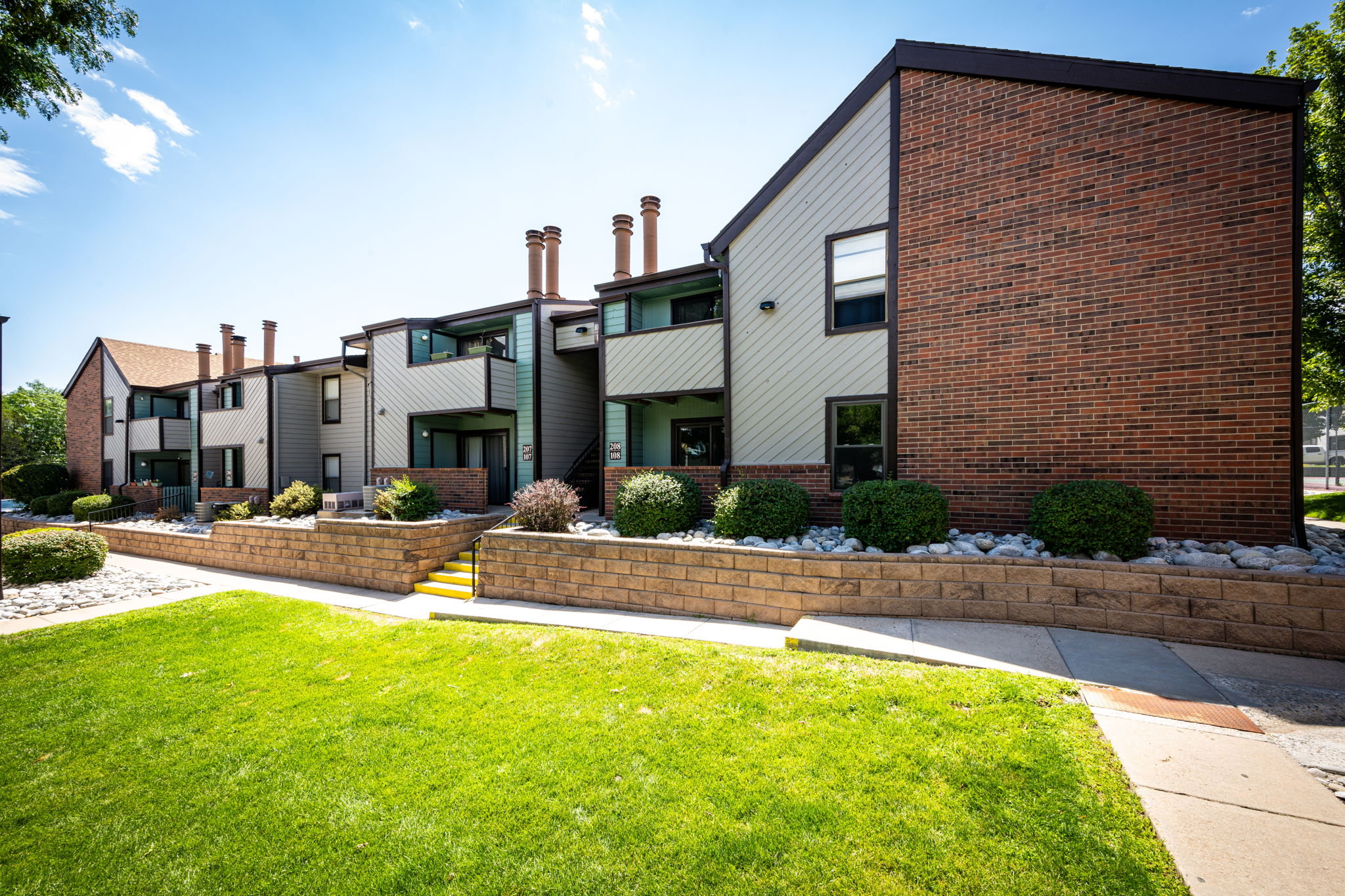Must see this Condo in Aurora!