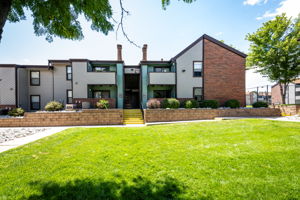 Close to major highways, bus stops, shopping, and many great restaurants