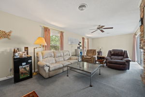  Photo 0