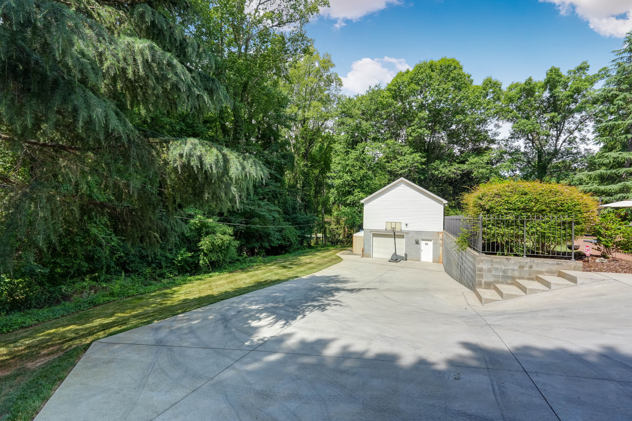 Detached Garage - Workshop