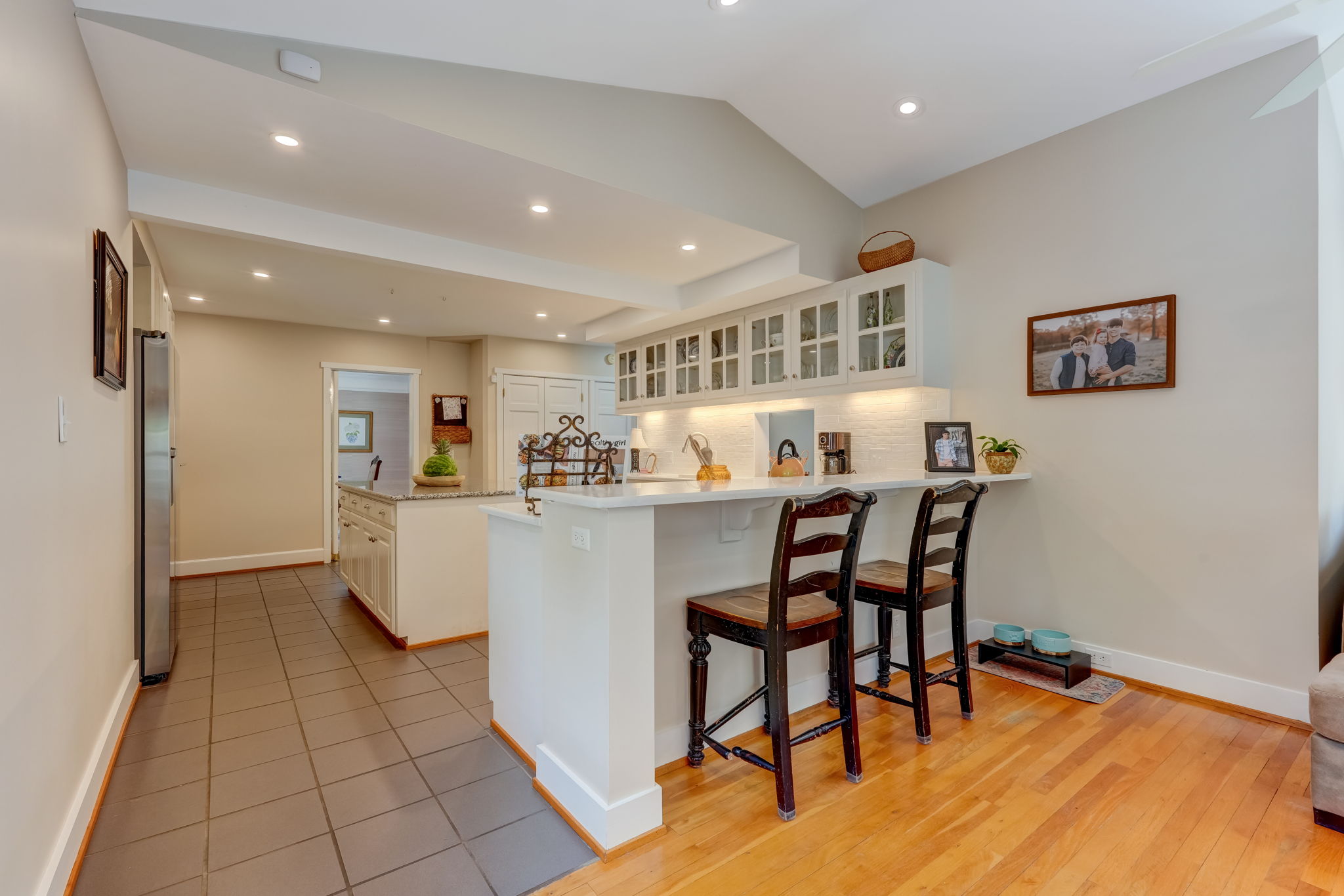 Kitchen/Breakfast Bar