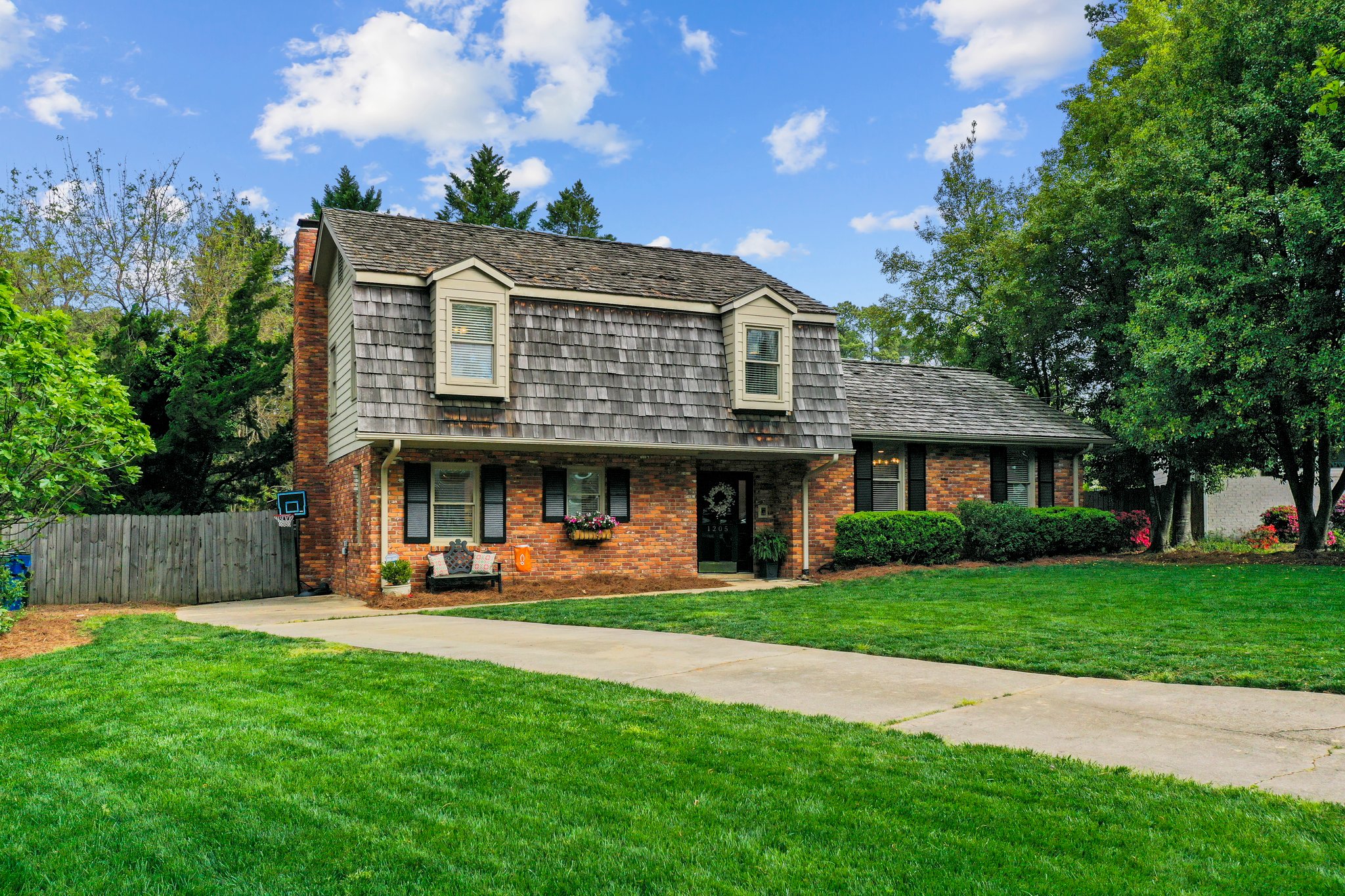 1205 Indian Trail Dr, Raleigh, NC 27609, USA Photo 4