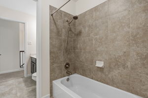 Jack & Jill guest bath