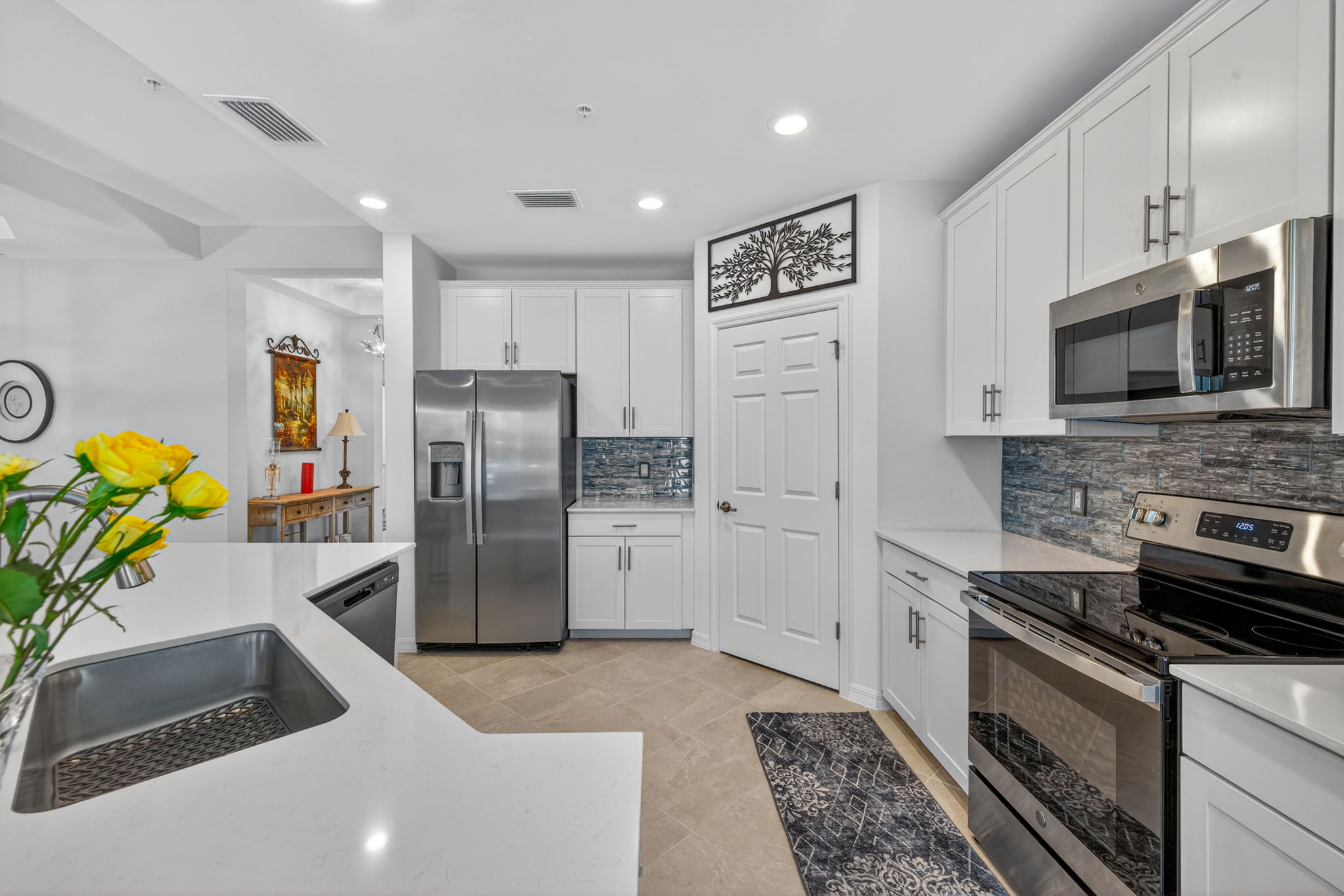 Kitchen 3 of 3