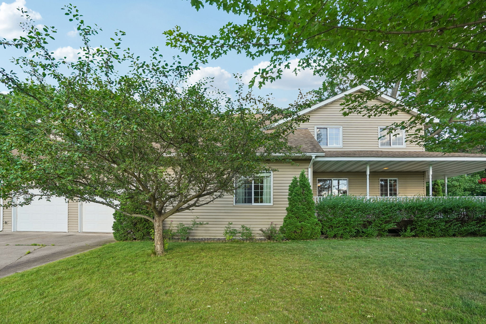 Elm St-S1007-054