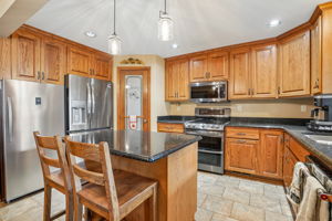 Elm St-S1007-016