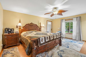 Elm St-S1007-025