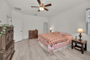 Master Bedroom1b