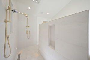  Photo 35