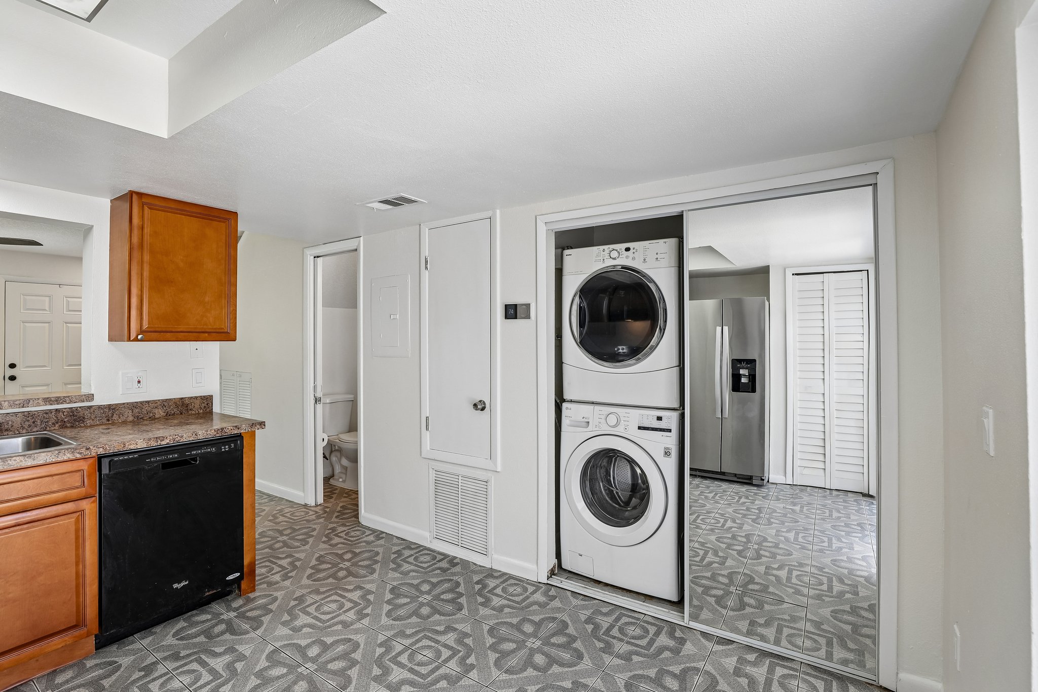 Tift Cir 12057-S0606-022.jpg