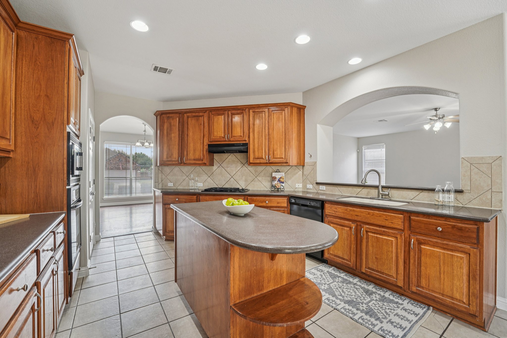 Canyon Maple Rd-S2410-013.jpg