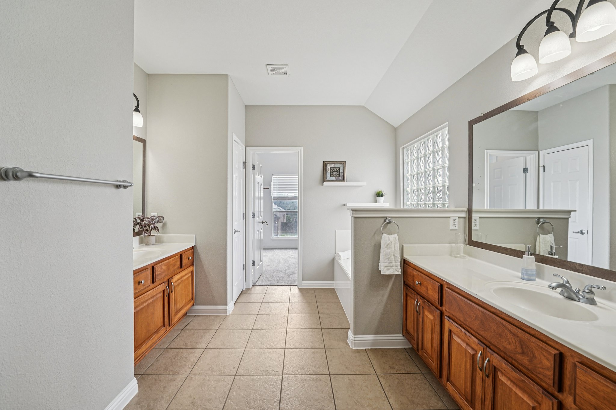 Canyon Maple Rd-S2410-032.jpg