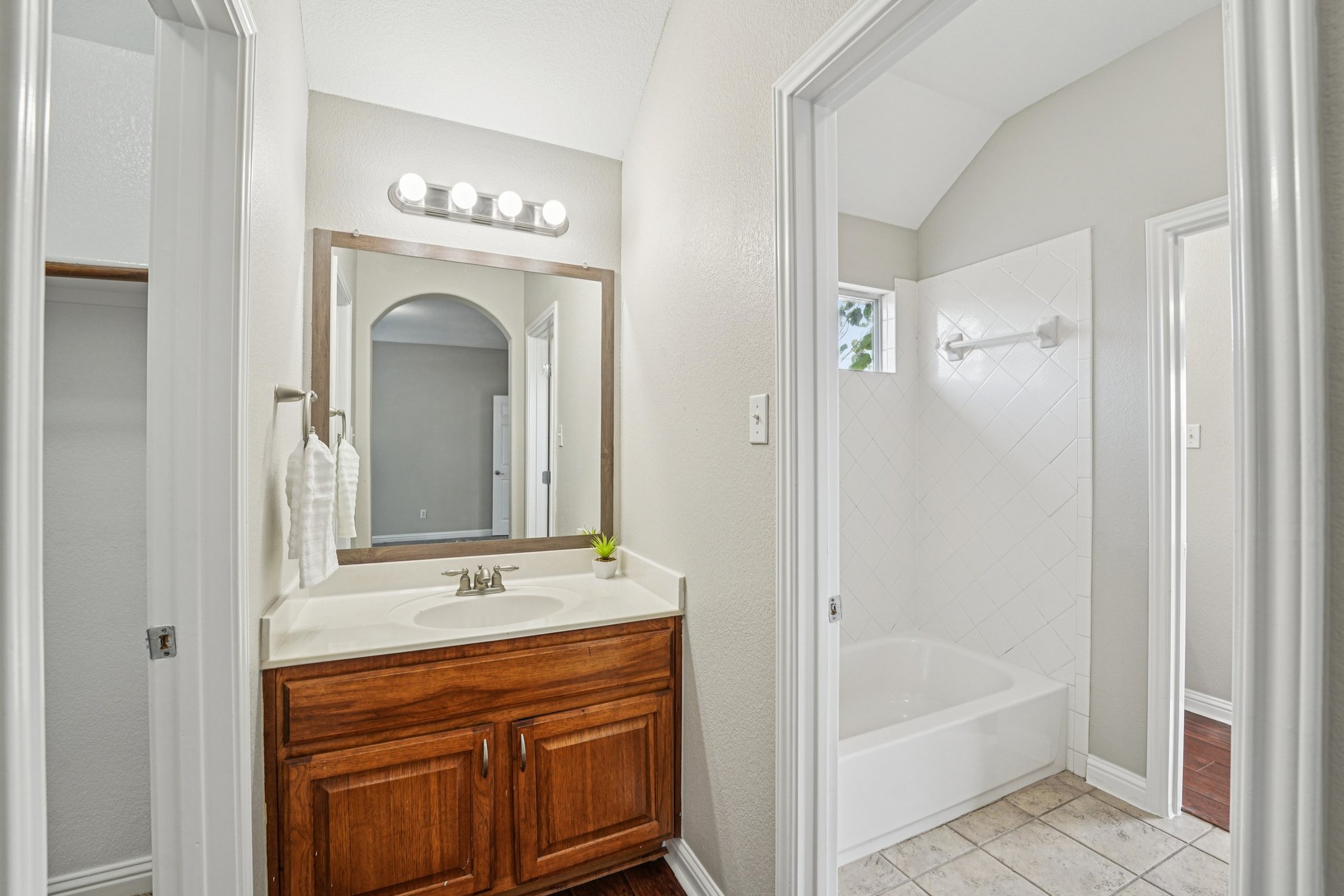 Canyon Maple Rd-S2410-037.jpg