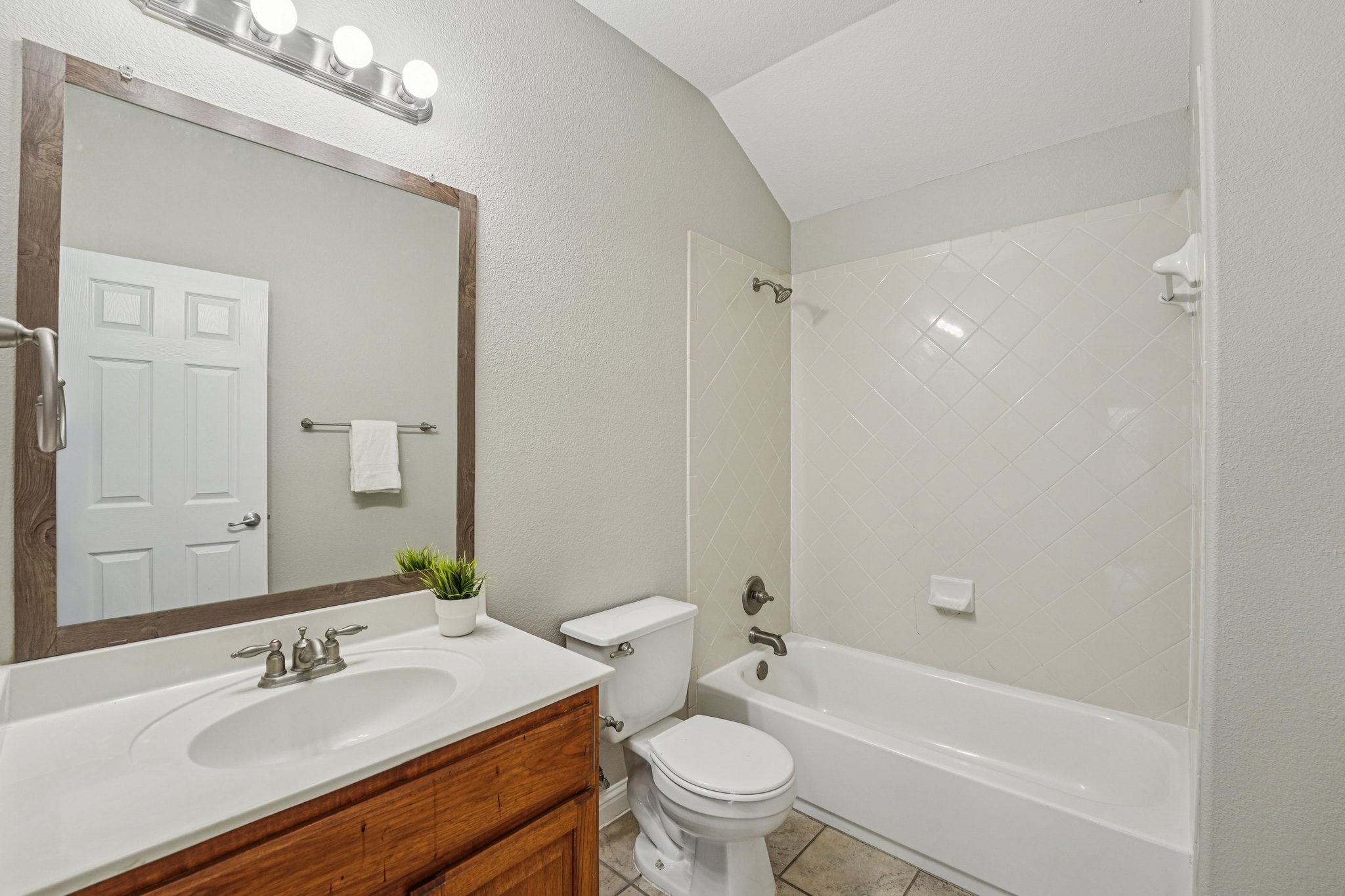 Canyon Maple Rd-S2410-042.jpg