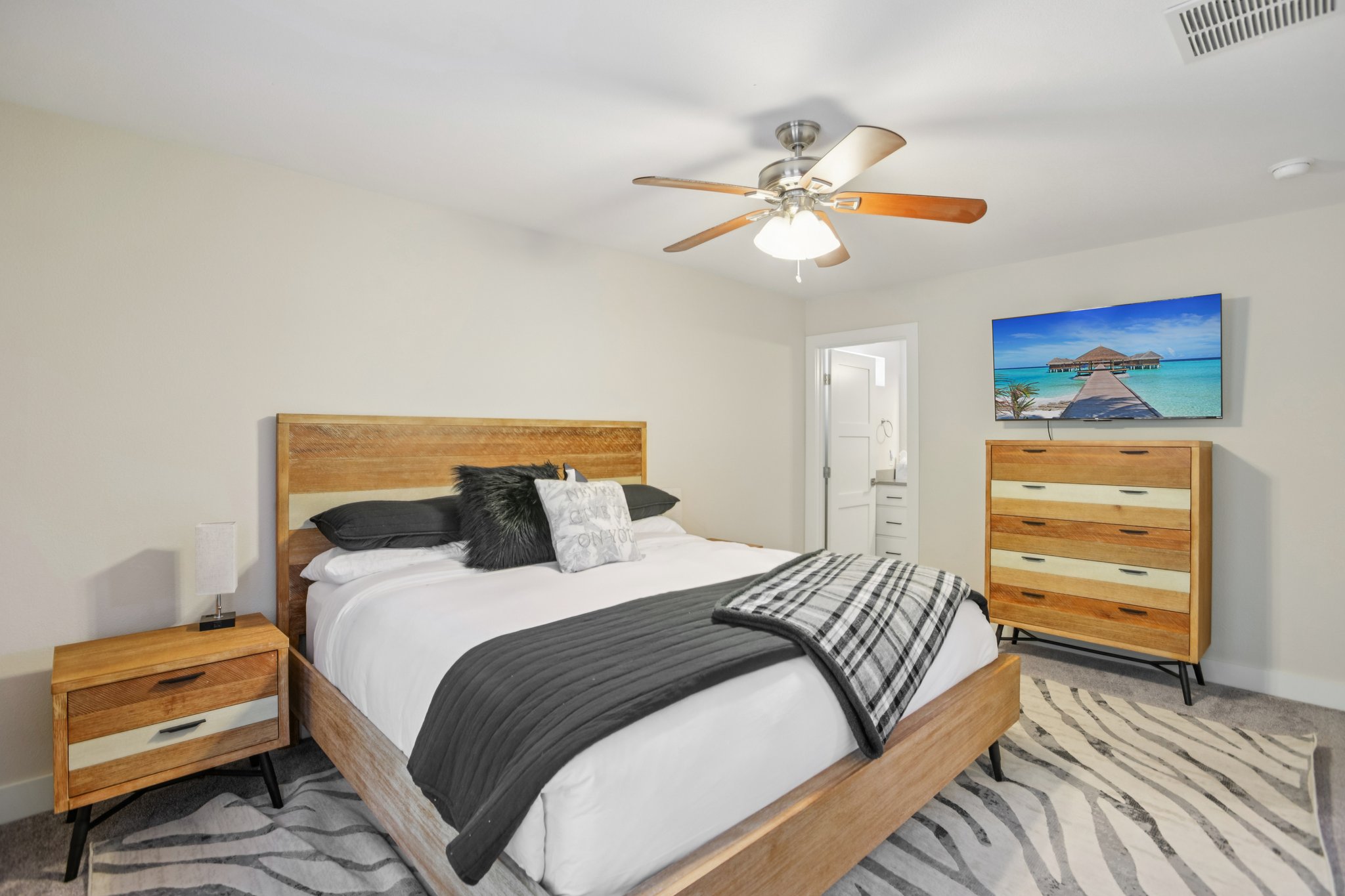 Deloney St B-S1012-028.jpg