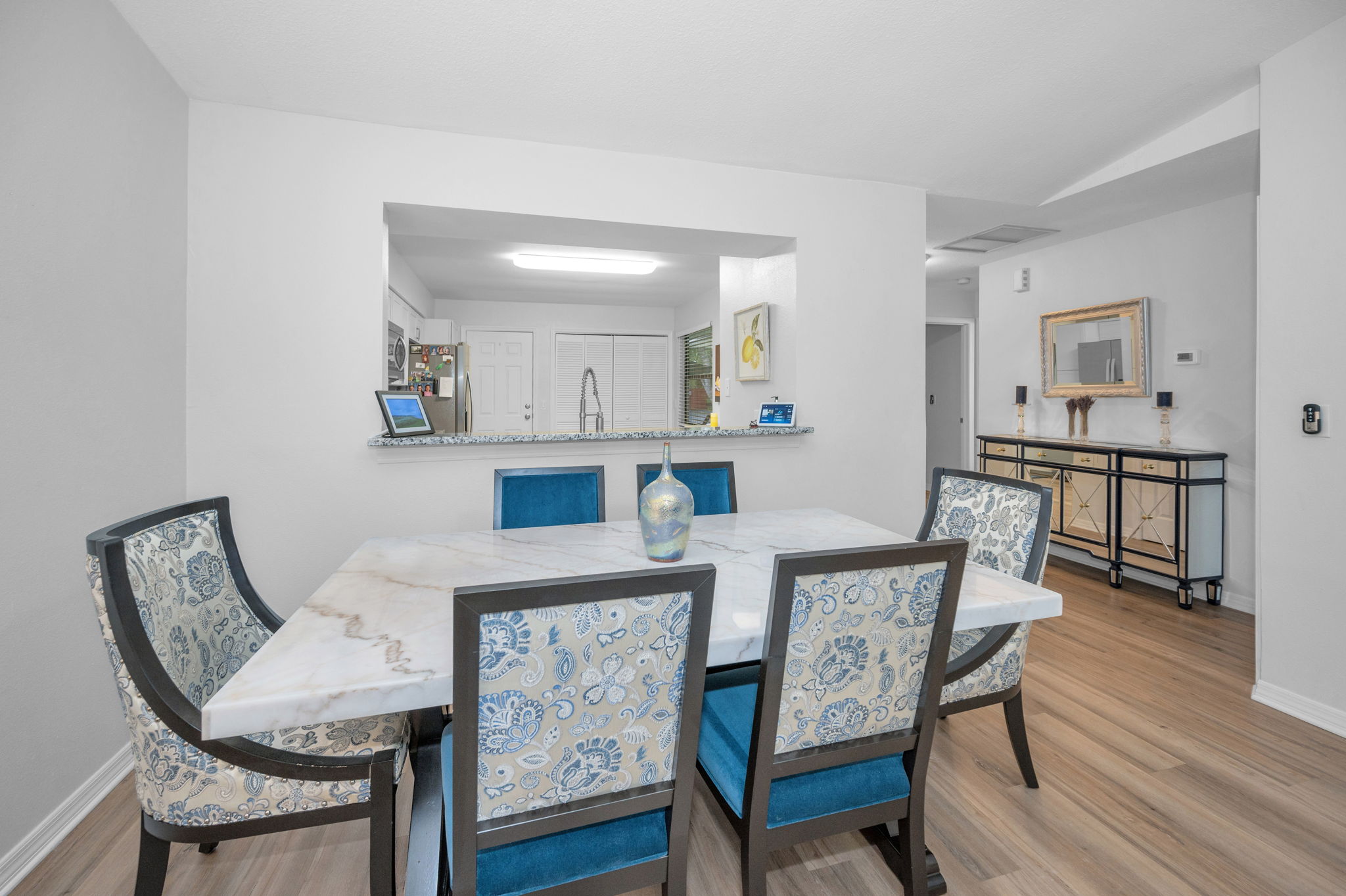 Dining Room3