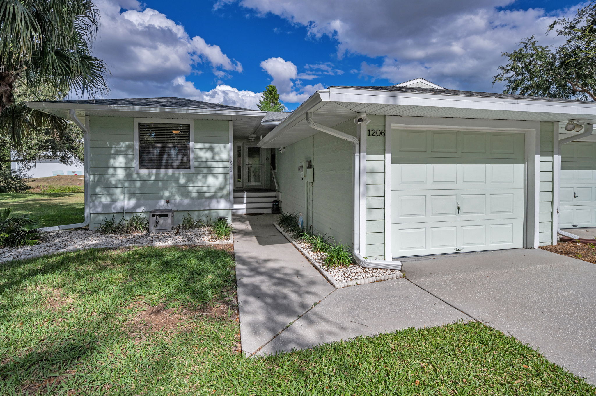Front Exterior22