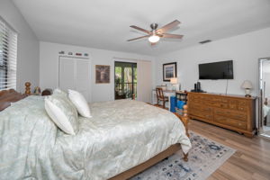 Primary Bedroom1b